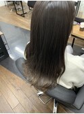透けるグレージュ