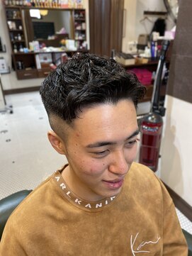 バーバー アカダマ メンズショート