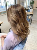 ベージュ系バレイヤージュ