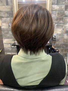 ライフ 忍ケ丘店(Lyfe) 大人マッシュウルフショート_くびれミディ丸みボブ_85