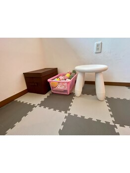 【下郡】お子様連れでも来店OK♪パパさんママさんからも人気のサロン☆キッズスペースあります◎