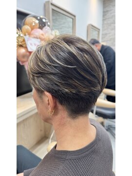 ラディシュ さがみ野(RADISH) ハイライトセンターパートメッシュダブルカラーツーブロック