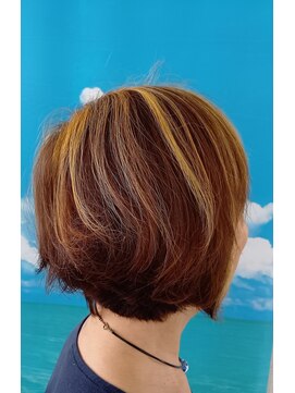 カットハウスマイケル(CUT HOUSE MICHAEL) ミディアムボブ