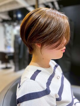 ワン バイ ジ エクト(One by The Ect) 【小顔ショート】フェザーショート/くすみベージュ/梅田茶屋町