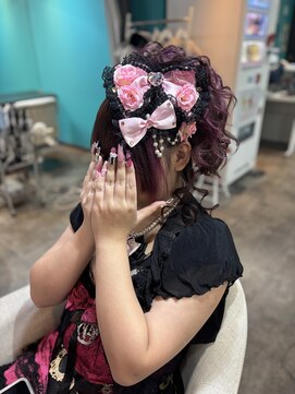 リエラ 新宿(RIERA) 盛り髪サイドアップ