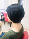 大人可愛いツヤが映えるスッキリショート/小顔効果/30代40代50代