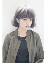 エマ(emma)&nbsp;ミルクティーイルミナカラー☆外ハネボブ☆アッシュブラウン