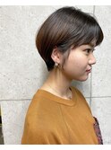 耳掛けショートボブスタイル