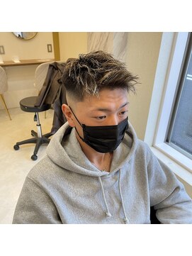 レム 長野(REM) スキンフェード/金メッシュ/ハイライト/ジェットモヒカン