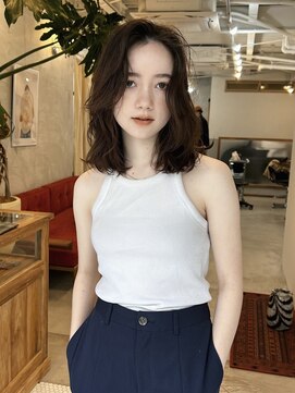 ヒュージ 三軒茶屋(huge) オリーブカラー×アンニュイミディアム_韓国上品