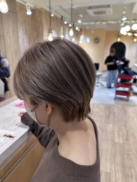 ピクチャー(PICTURE) ベージュ／ブリーチ／ショート／ダブルカラー／カット