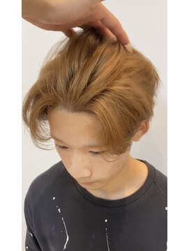 リバード(reverd) ミルクティーベージュ／センターパート