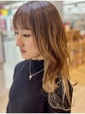 大人っぽさをプラスするコテ巻き