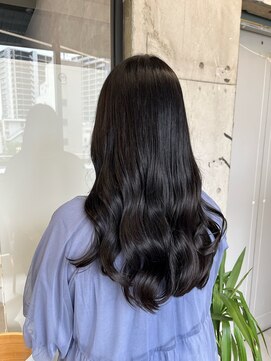 ナンバー 天王寺(NUMBER) 大き目ウェーブのツヤ感暗髪