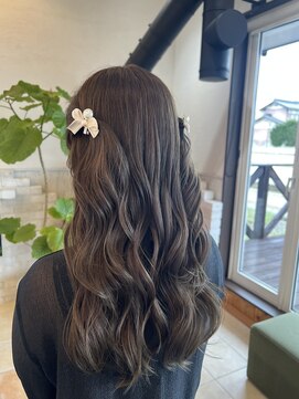 エメバイサワ(Aimer by sawa) ◎透明感アッシュグレージュ×ぱっつん前髪×ロング