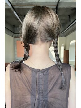 ロールアップスリーブス(ROLL UP SLEEVES)の写真/彩度の高さと透明感に溢れたカラーでお客様の理想をお届けします。今までで"一番好き"と思えるデザインへ