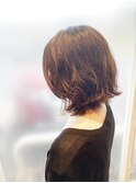外ハネ前下りボブ