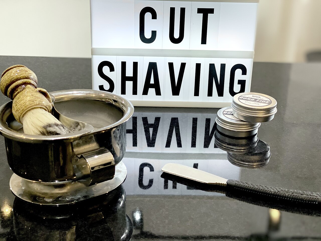 【人気.No.2】カット＋シェービング＋眉カット\5500→\4950