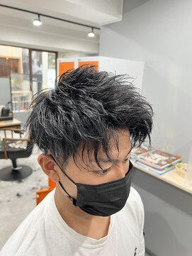 エモー(MoH) アップバングツイストスパイラルマッシュショート