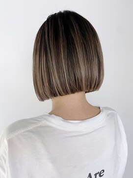 アイティー バイ アルバム 中野店(IT by ALBUM) シャドールーツミニボブ_ふんわりカール_ba397114
