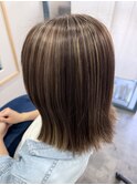 コントラストハイライトカラー×ぱつっと外ハネボブ