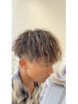 ノア(Noah)&nbsp;メンズ/ツイストスパイラル/ツイストパーマ/メンズサロン/眉毛