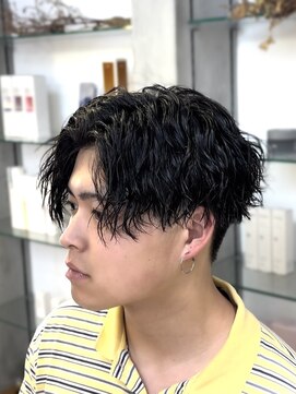 リンダ(LYNDA) ツイストスパイラルパーマ/センターパート/仙台/学割u24