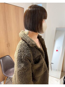 ラミエ バイ メルト 吉祥寺(lamie by melt) "久保田"切りっぱなし前下がりまとまるボブぱっつん前髪