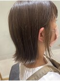 【大人女性】ナチュラルイヤリングカラー×外はねボブ