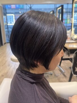 ジュイール(jouir) 三鷹白髪ぼかしハイライトショートボブウルフショートカット