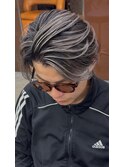 大人かっこいいシルバーグレーバレイヤージュセンターパート