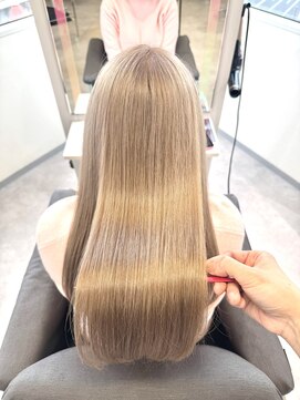 エルサ ザ リープ(ELSA the leap) 【ブリーチカラー/ダブルカラー】ミルクティーベージュ/髪質改善