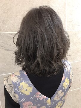 ラフューネ ヨコハマ(Raffune Yokohama) なみウェーブ巻きのボブスタイル