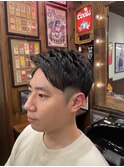 メンズ　ツーブロック　フェード