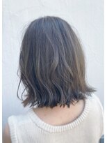 ヴァロ(Valo)&nbsp;くびれミディアム／色気バング／切りっぱなしボブ