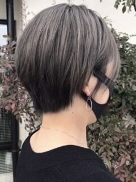 グロウ 丸の内(GLOW) クールショートボブ
