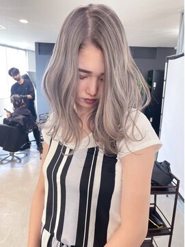 キング 枚方店(K!ng) 【枚方、高槻、梅田】ホワイトベージュ