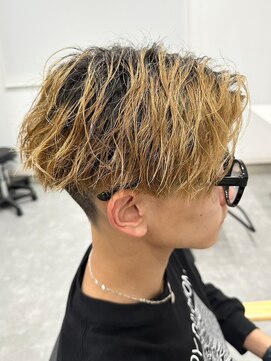 フゥ 宇都宮(FeU) 波巻きパーマメンズパーマメンズヘアツーブロックツイストパーマ