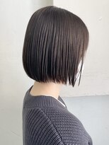 ヒビヲ(HIBIO) ショートボブタッセルボブ切りっぱなしボブくびれショート横浜