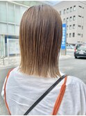 20代30代大人可愛いアッシュベージュくびれボブ耳掛け透明感