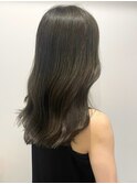 オリーブアッシュベージュ　セミロング　レイヤーカット　艶髪
