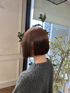 ヤテ(yate') 酸性ストレート/ぱっつりボブ/切りっぱなしボブ