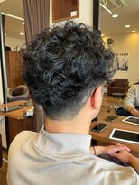 美容室ヒラトヤ 仙北店&nbsp;黒髪アップバング刈り上げツーブロックマッシュツイストパーマ