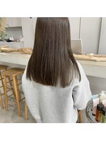 ミント(mint)&nbsp;オリーブグレージュで透明感を！スモーキーさが◎