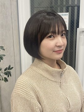 ハーフアンドハーフ(HALF and HALF) 大人ショート/顔周りカット