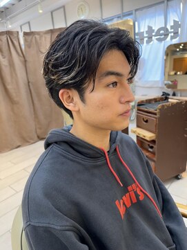 キャンバス バイ ネオリーブ 横浜西口(Canvas by neo.) 横浜★センターパートのフェザーパーマ