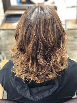 アトリエナガノ(atelier nagano) ニュアンスカラー/センターパート/ツヤ髪スタイル/ブルージュ