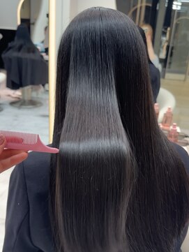 ロンドルピナス 小倉(Lond Lupinus) ブルーブラック/ワイドバング/美髪のススメ/外ハネボブ/北九州