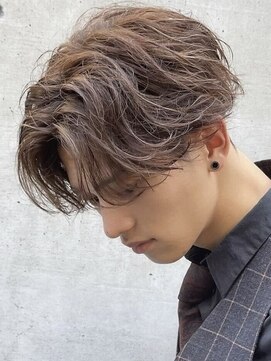 フィフス(fifth) 原宿緩めニュアンスツイストスパイラルパーマセンターパートヘア