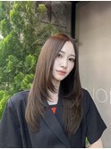 ハッシュカット、レイヤーカット、透けるオリーブベージュ